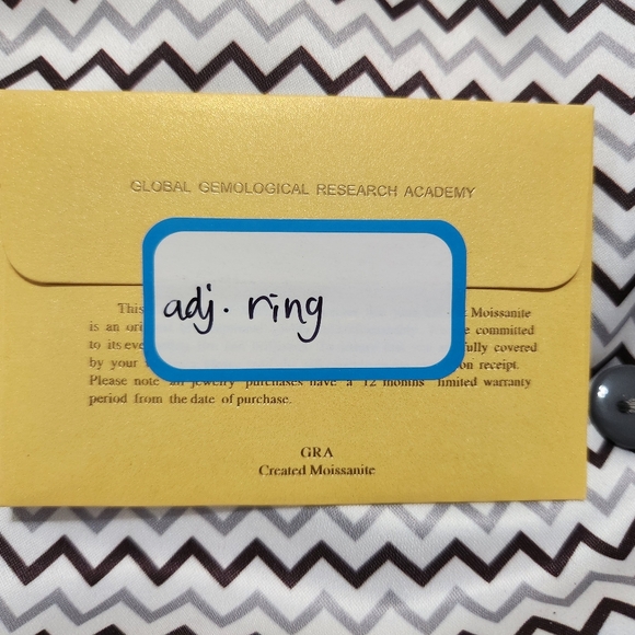 NIB Brand New Hidden Adjustable Moisanite Ring GRA Certified - Picture 7 of 9